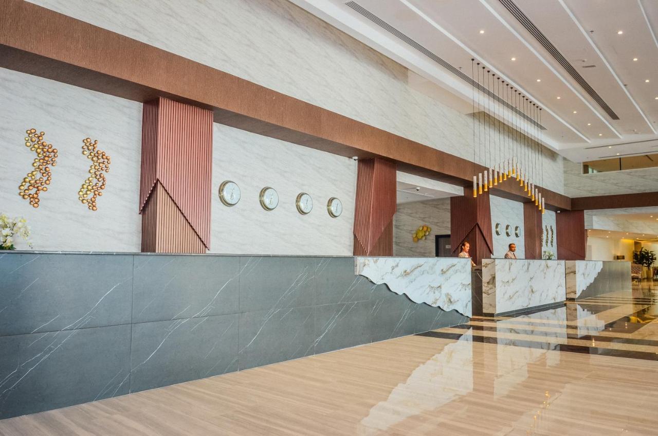 Vogo Grand Hotel Formerly Best Western Plus Hotel Dubai Academic City ภายนอก รูปภาพ